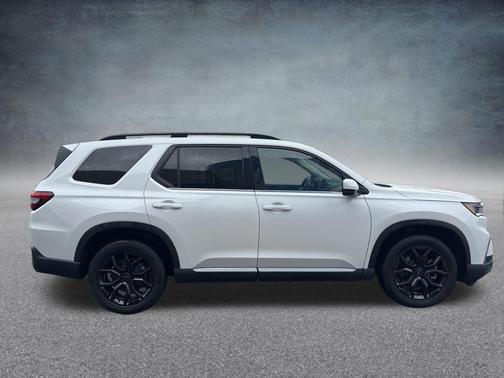 Platinum White Pearl 2025 Honda Pilot Sport