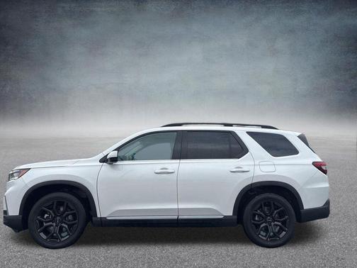 Platinum White Pearl 2025 Honda Pilot Sport