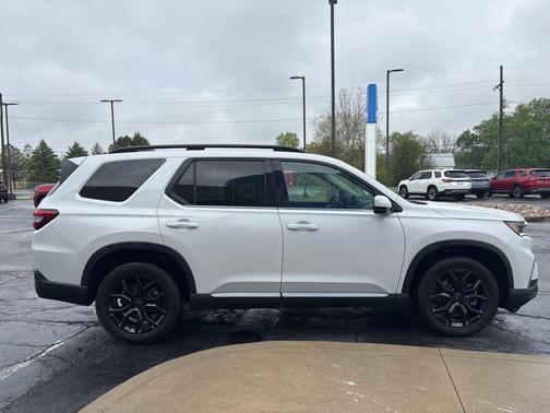 Platinum White Pearl 2025 Honda Pilot Sport