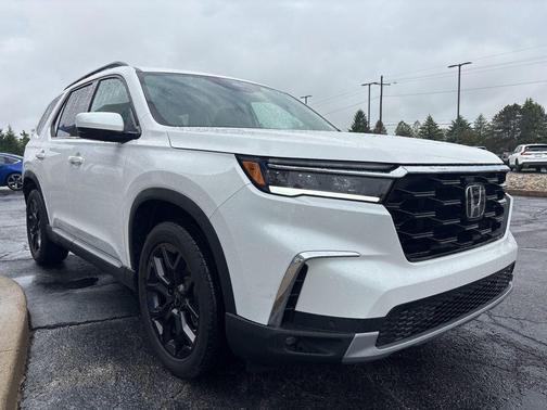 Platinum White Pearl 2025 Honda Pilot Sport