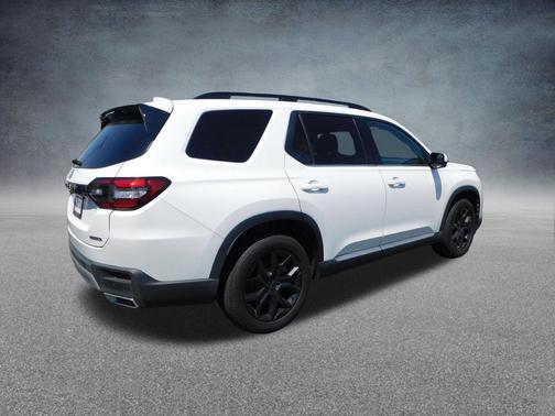 Platinum White Pearl 2025 Honda Pilot Sport