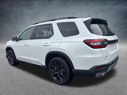 Platinum White Pearl 2025 Honda Pilot Sport