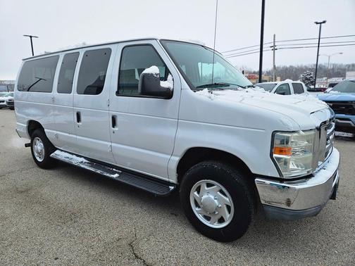2010 Ford E350 Super Duty XLT
