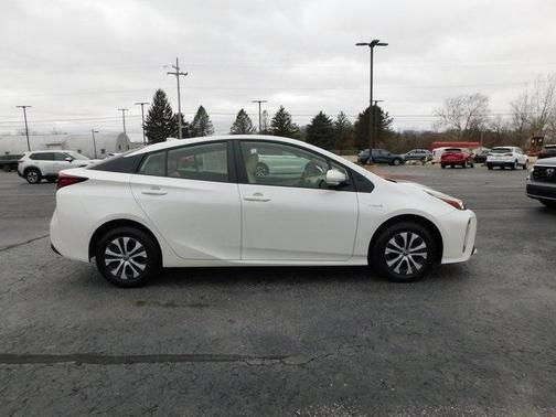 2019 Toyota Prius XLE