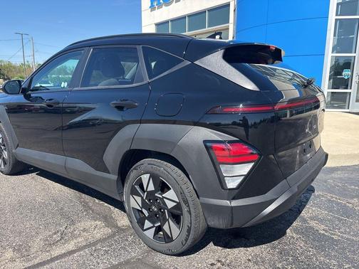 Abyss Black Pearl 2025 Hyundai KONA SEL