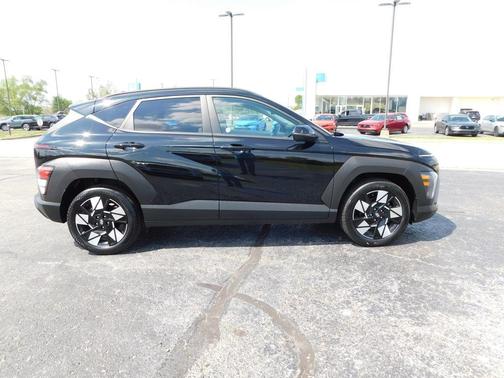 Abyss Black Pearl 2025 Hyundai KONA SEL