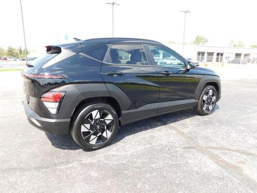 Abyss Black Pearl 2025 Hyundai KONA SEL