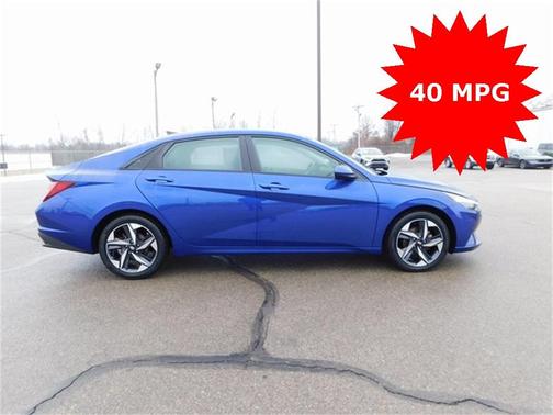 2023 Hyundai ELANTRA SEL