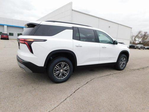 Summit White 2026 Chevrolet Traverse LT