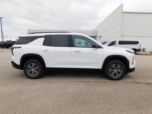 Summit White 2026 Chevrolet Traverse LT