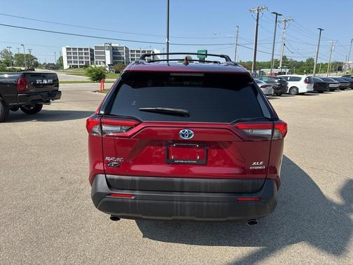 2022 Toyota RAV4 Hybrid XLE