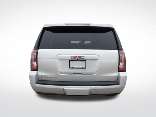 Quicksilver Metallic 2018 GMC Yukon XL SLT
