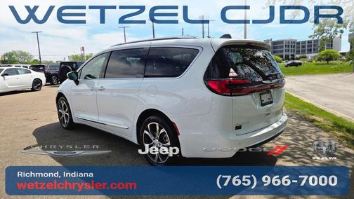 Bright White Clearcoat 2026 Chrysler Pacifica Pinnacle