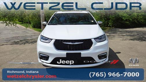 Bright White Clearcoat 2026 Chrysler Pacifica Pinnacle
