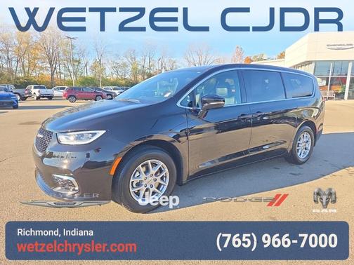 2025 Chrysler Pacifica Select