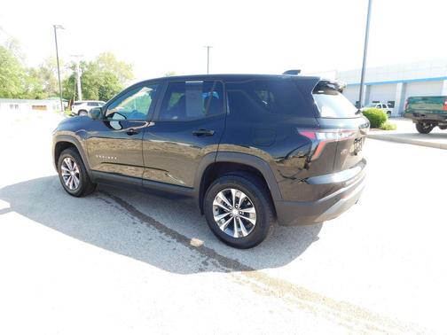 Mosaic Black Metallic 2026 Chevrolet Equinox LT