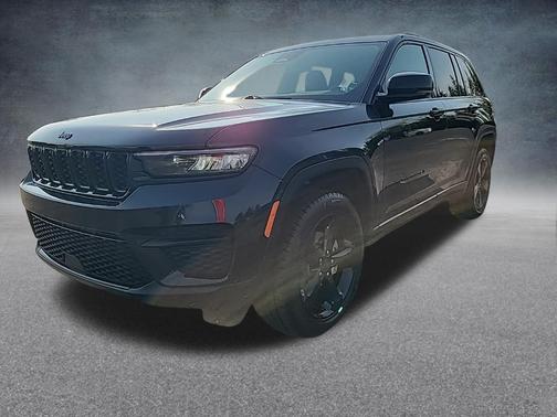 Diamond Black 2023 Jeep Grand Cherokee Altitude