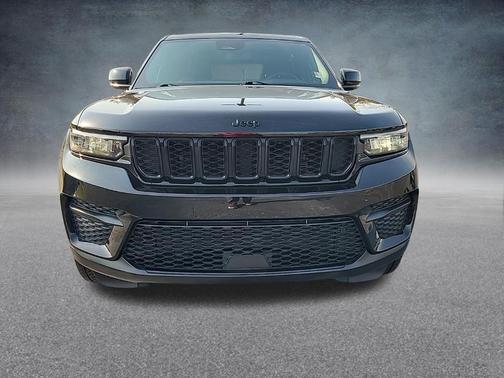 Diamond Black 2023 Jeep Grand Cherokee Altitude