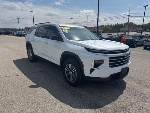 2025 Chevrolet Traverse LT