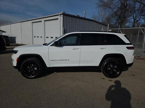 2024 Jeep Grand Cherokee Laredo