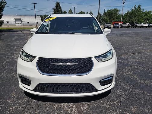 2022 Chrysler Pacifica Hybrid Touring L