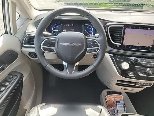 2022 Chrysler Pacifica Hybrid Touring L