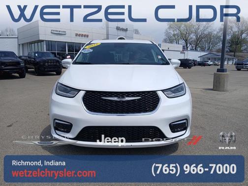 2022 Chrysler Pacifica Hybrid Touring L