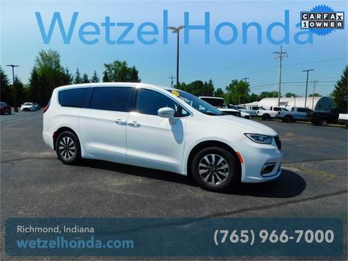 2022 Chrysler Pacifica Hybrid Touring L