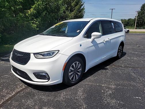 2022 Chrysler Pacifica Hybrid Touring L