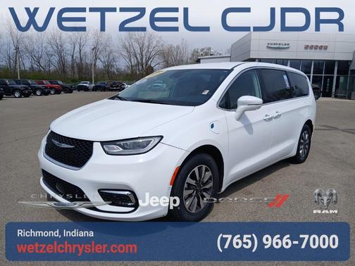 2022 Chrysler Pacifica Hybrid Touring L