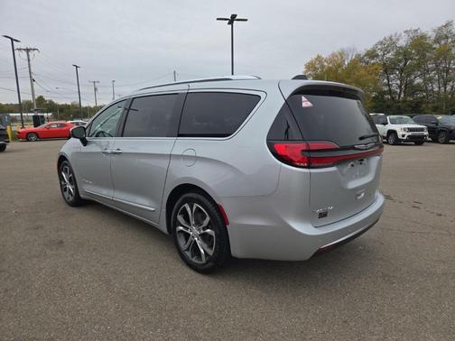 2026 Chrysler Pacifica Pinnacle