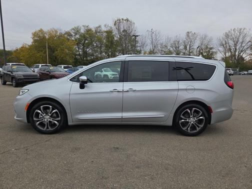 2026 Chrysler Pacifica Pinnacle