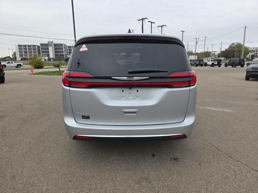 2026 Chrysler Pacifica Pinnacle