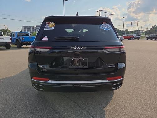 2023 Jeep Grand Cherokee Summit