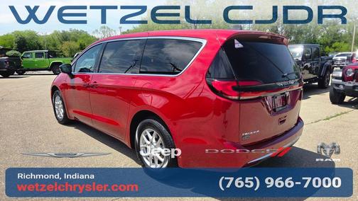 PR6 2027 Chrysler Pacifica SELECT