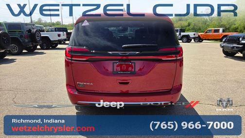 PR6 2027 Chrysler Pacifica SELECT