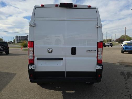 Bright White Clearcoat 2026 RAM ProMaster 2500 High Roof