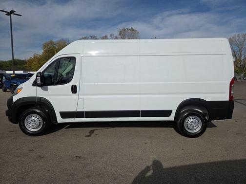 Bright White Clearcoat 2026 RAM ProMaster 2500 High Roof