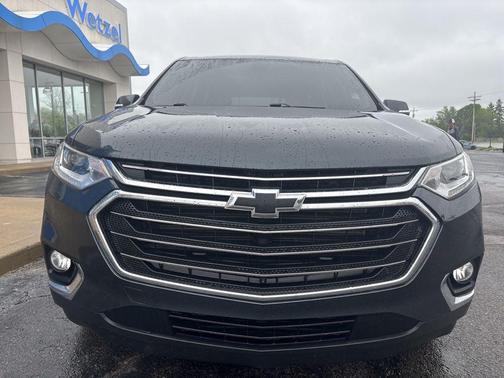 Graphite Metallic 2019 Chevrolet Traverse LT Leather