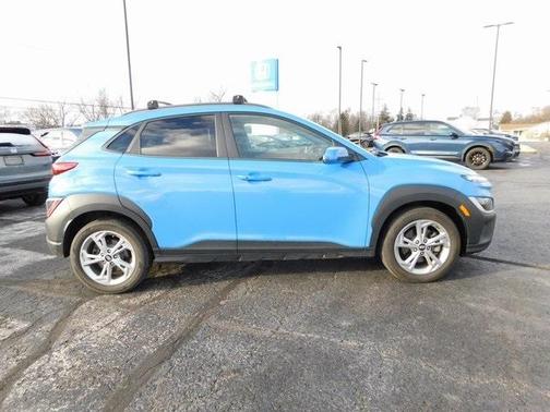 2022 Hyundai KONA SEL