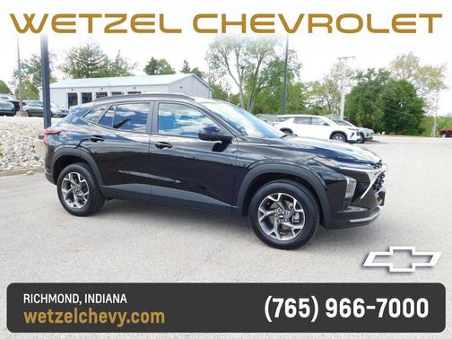 Mosaic Black Metallic 2025 Chevrolet Trax LT