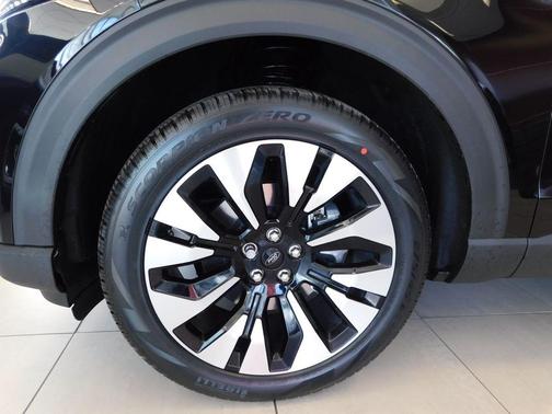 Agate Black Metallic 2026 Ford Explorer Platinum