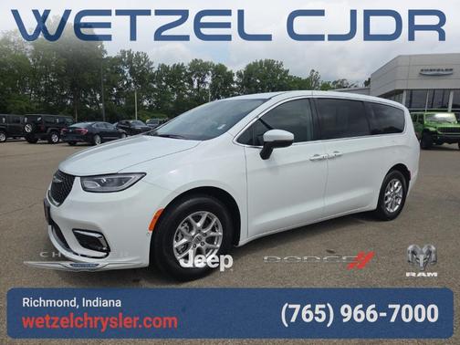 2023 Chrysler Pacifica Touring-L