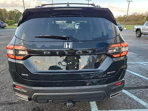2023 Honda Pilot Elite