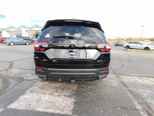 2023 Honda Pilot Elite