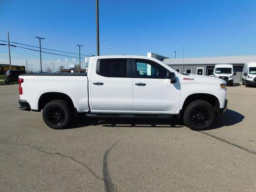 Summit White 2021 Chevrolet Silverado 1500 Custom Trail Boss