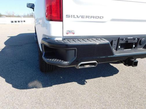 Summit White 2021 Chevrolet Silverado 1500 Custom Trail Boss