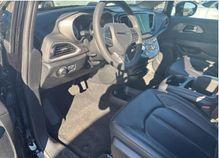 Diamond Black 2025 Chrysler Pacifica Select