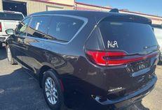 Diamond Black 2025 Chrysler Pacifica Select