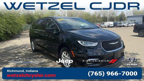 Diamond Black 2025 Chrysler Pacifica Select